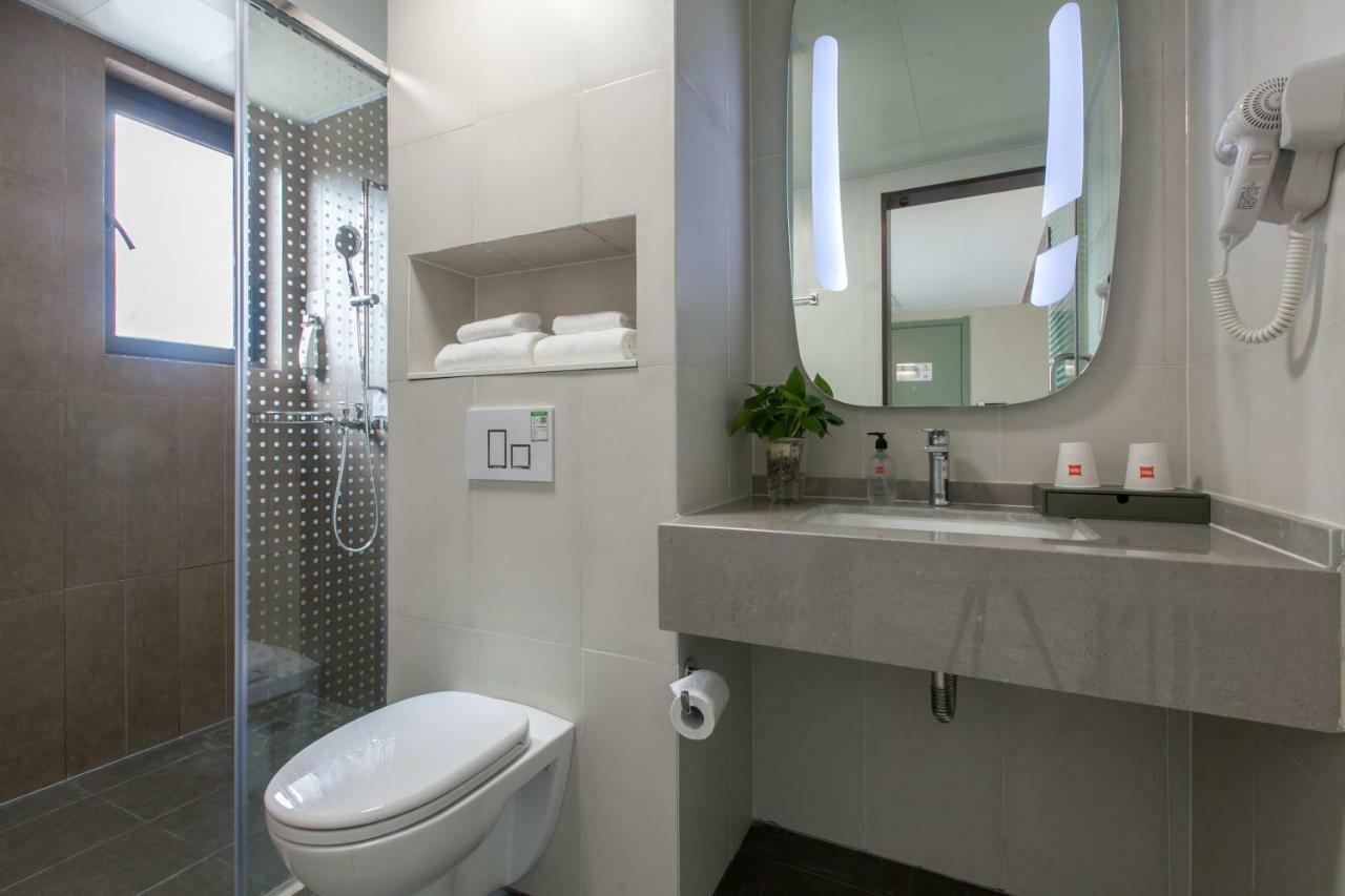 Ibis Wuhan Hubu Alley Hotel Bagian luar foto